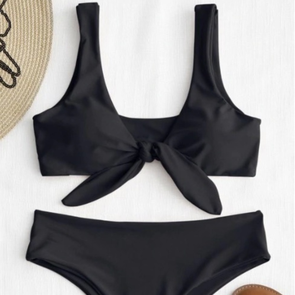BLACK SWIM SUIT - size medium